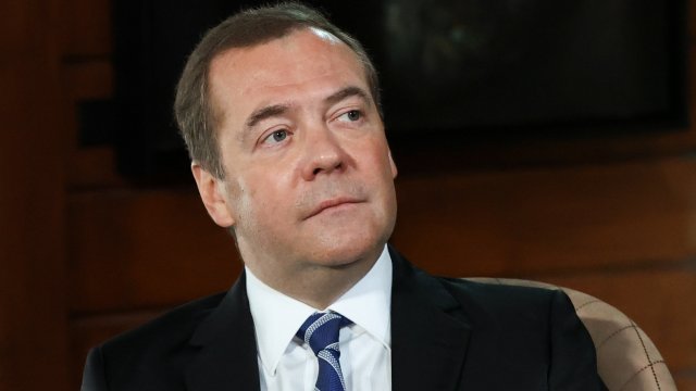 Бившият руски президент Дмитрий Медведев заплаши държавното ръководство на Украйна