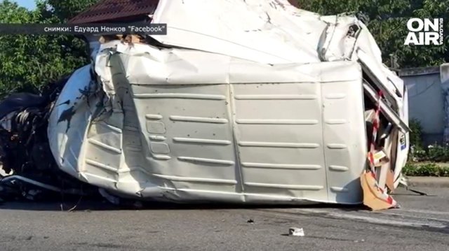 Тежка катастрофа с български микробус в Румъния Съобщава се за