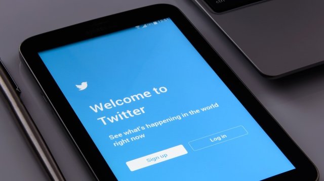 Twitter Inc ще смекчи тригодишната си забрана за политическа реклама