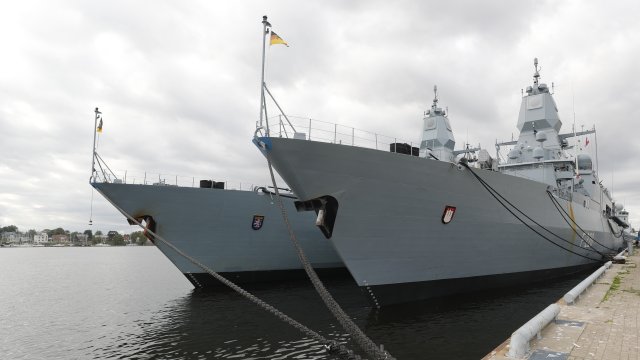 Германска фрегата отвърна с огън на атака от хутите в Червено море