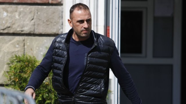 Феновете на Босна и Херцеговина демонстративно напуснаха трибуните по време