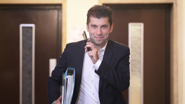 Ние се надяваме с бъдещите коалиционни партньори да имаме парламент който