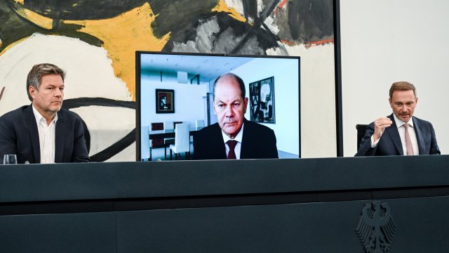 Германия заяви че ще вложи 200 млрд евро в защита