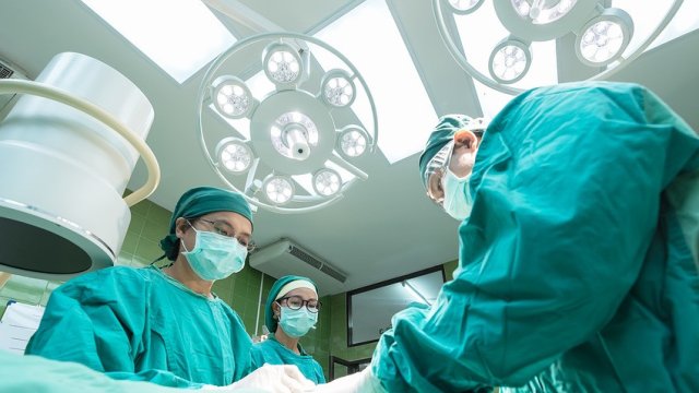 В Клиниката по УНГ болести на УМБАЛ Бургас спасиха 11 годишно