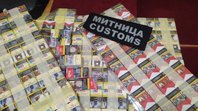 1950 кутии 39 000 къса цигари укрити в тайник на