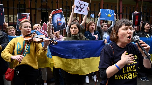 Украйна предупреди за опасност от още ракетни удари в цялата