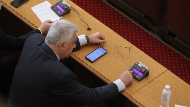 Няма кворум в НС, опозицията бламира заседанието