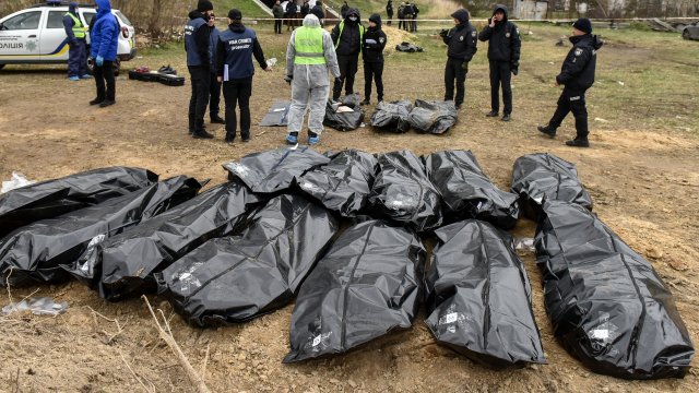 Сателитни снимки разкриват трети масов гроб на цивилни край Мариупол В