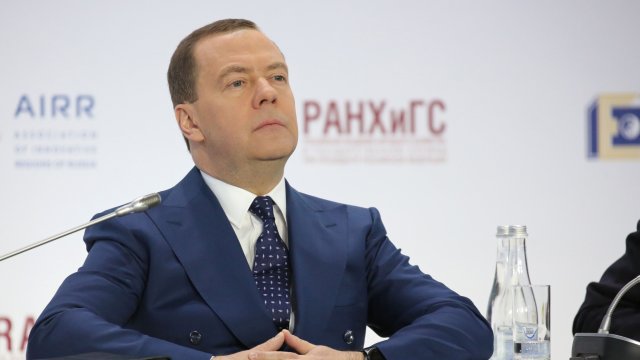 Дмитрий Медведев, заместник-ръководител на Съвета за сигурност на Русия, посъветва