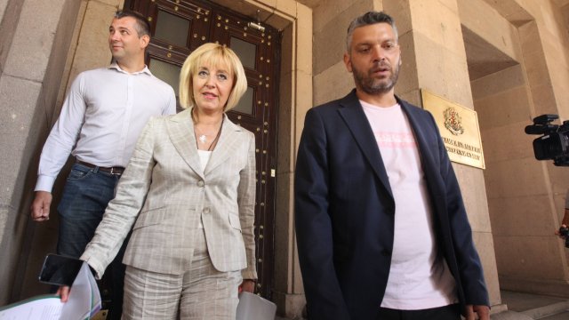 Активисти на Изправи се България майките от Системата ни убива