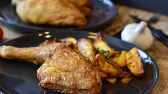 Пилешкото месо приятно леко вкусно а и здравословно просто