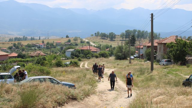 Мистериозен шум изпод земята безпокои жителите на турско село а