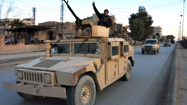 Въоръжени мъже нападнаха автобус и камион в Нигер убивайки 21