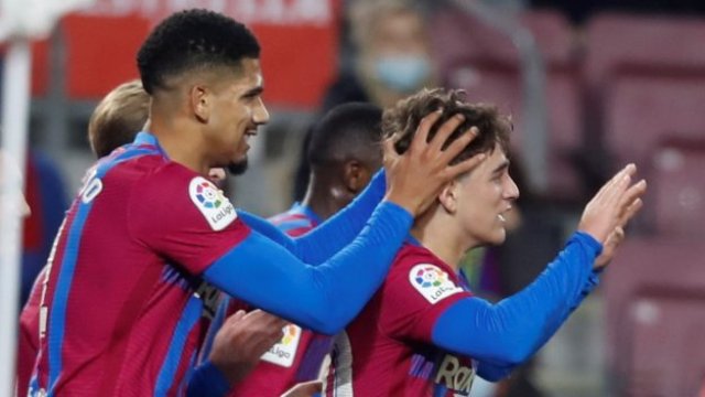 Барселона постигна първата си победа от три мача в Ла