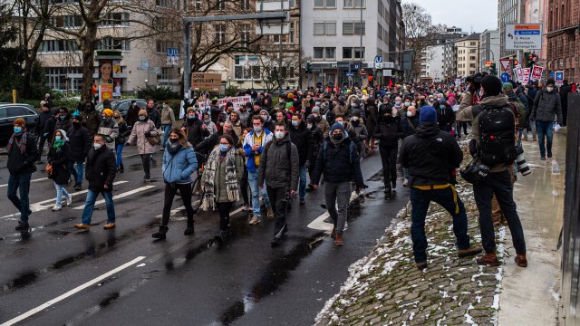 Германия регистрира днес 25 255 нови случая на заразяване с
