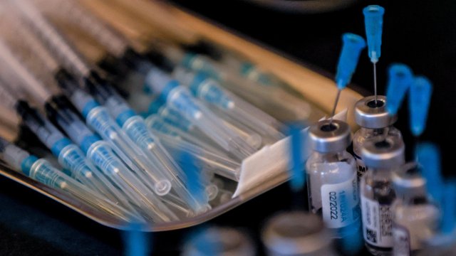 Пет са одобрените дотук в ЕС Ковид ваксини Техните производители