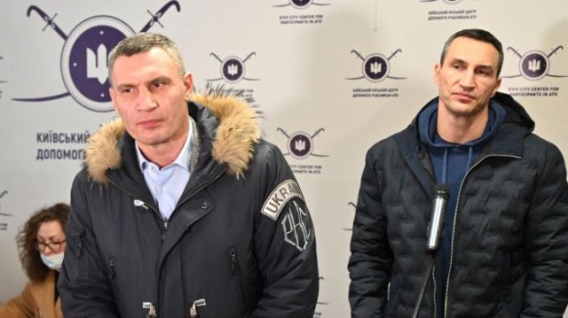 Десетки хора сред които деца бяха ранени при среднощните боеве