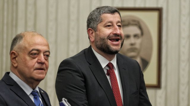 На Национално събрание членовете на Демократи за силна България преизбраха