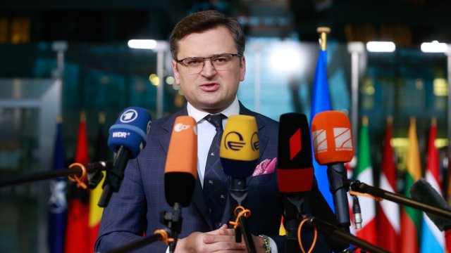 Външният министър на Украйна Дмитро Кулеба заяви че Русия и