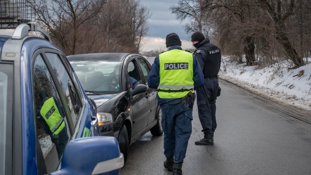 Втори ден продължава спецоперацията в село Антон В четвъртък по