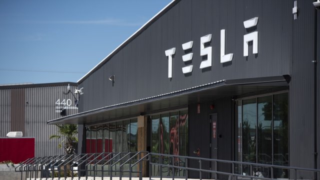 Tesla пусна в продажба детска версия на своето ATV Cyberquad