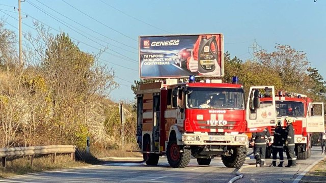 Автобус на голяма пловдивска превозваческа фирма изгоря изцяло на Подбалканския