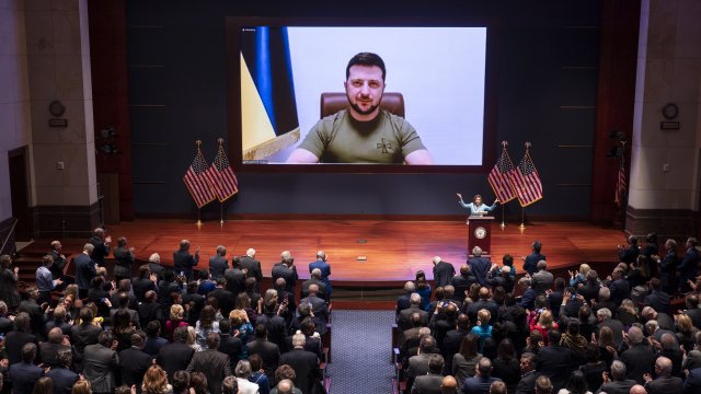 Президентът на Украйна Володимир Зеленски потвърди че над 130 души