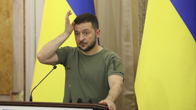 Президентът Володимир Зеленски предупреди украинците да бъдат бдителни през следващата