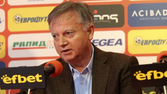 От ЦСКА обявиха че бизнесменът Юлиян Инджов вече не е