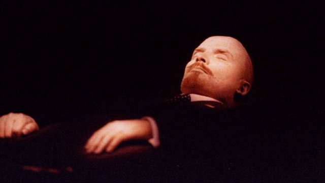 Темата за погребението на Ленин се поставя на дневен ред