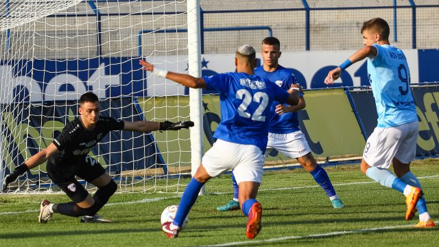 Арда победи с 3 1 Спартак Варна като гост и остави