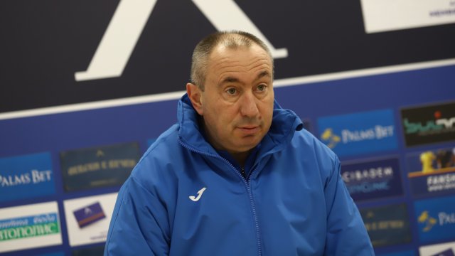 Старши треньорът Станимир Стоилов говори след последната контрола преди подновяването на шампионата