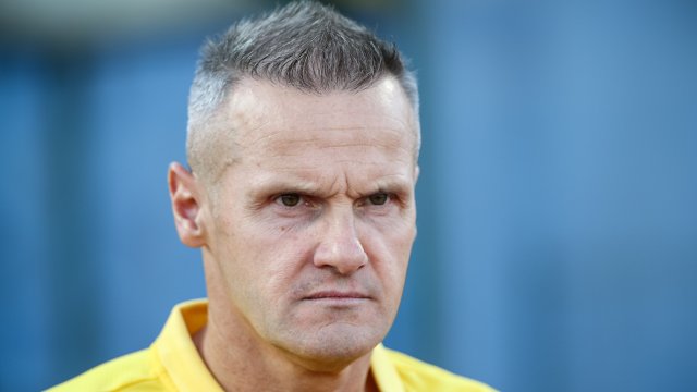 Азрудин Валентич напуска поста старши треньор на 39 Ботев Пловдив съобщиха от