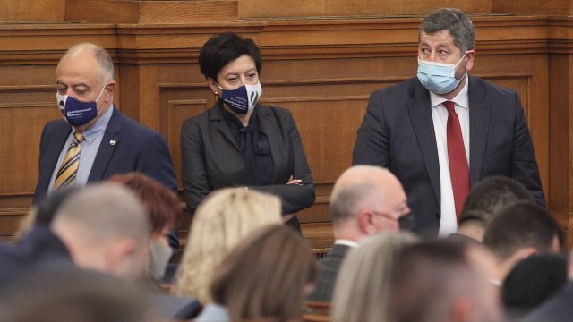 От Демократична България заявиха в парламента че ще имат трима
