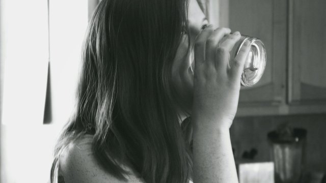 Според последни проучвания хората които поддържат здравословна хидратация имат по малък