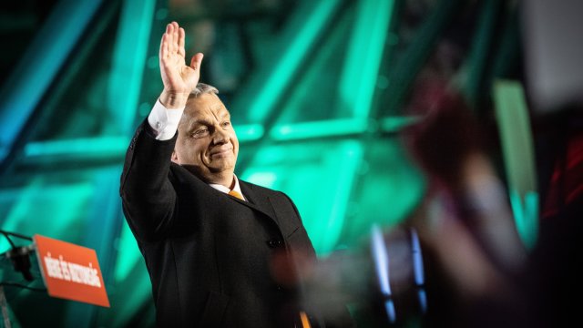 Президентът Румен Радев поздрави унгарския министър-председател Виктор Орбан за победата