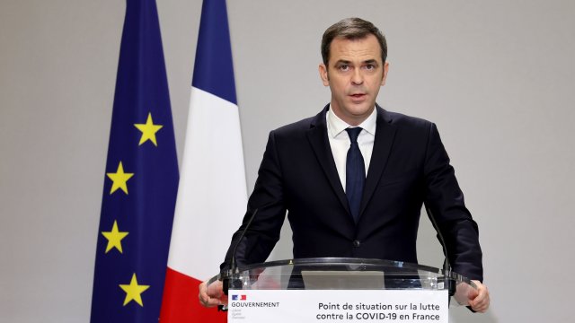 Френският министър на здравеопазването д р Оливие Веран заяви в сряда