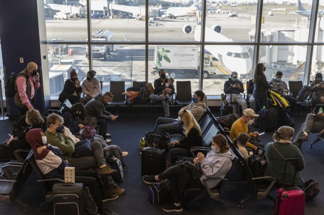 Всички пристищащи с полети в САЩ трябва да имат отрицателен