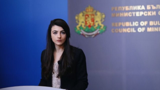 България няма да изпраща изтребители към Украйна увери Лена Бориславова