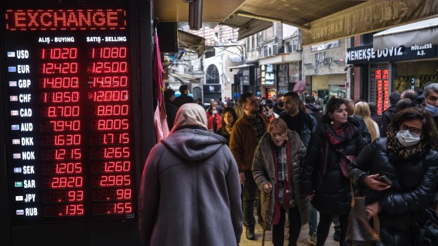 Беше нещо като акт на отчаяние Турската централна банка продаде