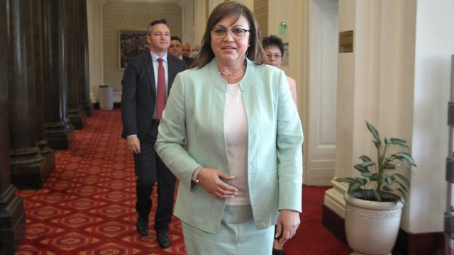 Лидерът на БСП Корнелия Нинова отрече информацията че ще бъде следващият