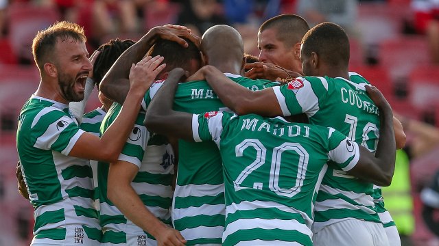 Виктор Попов вкара единствения гол през второто полувреме и Черно