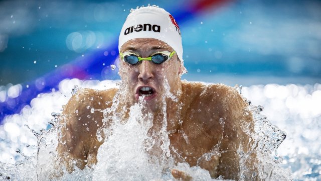 Емре Шакчъ подобри световния рекорд на 50 метра бруст след