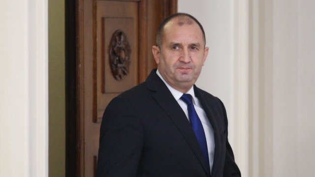 Президентът Румен Радев коментира кризата в управляващата коалиция."Политическата криза е
