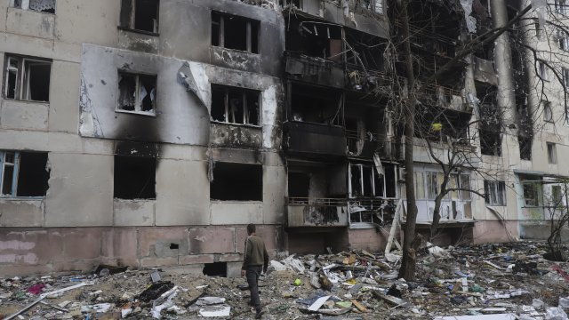 Продължава битката за град Северодонецк в източната част на Украйна