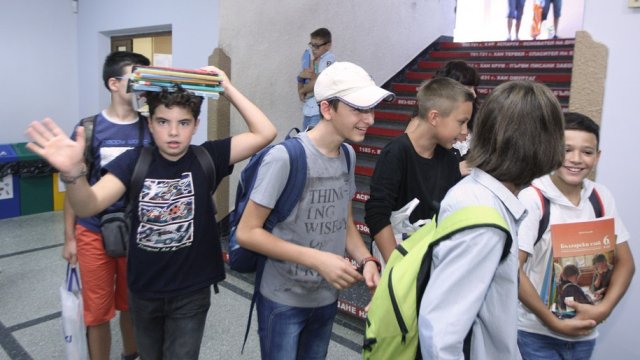 Над 110 000 седмокласници и десетокласници ще се явят на