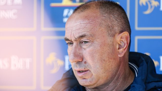 Напускам българския футбол но оставам в Левски заради привържениците които