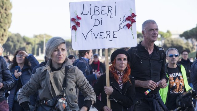 Италианското правителство обсъжда нови строги мерки за да спре увеличаването