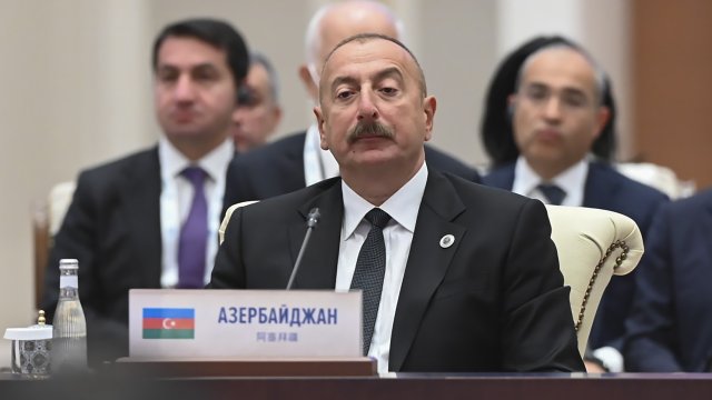 По покана на държавния глава Румен Радев на 30 септември и 1 октомври президентът на