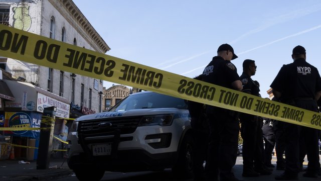 Петима души бяха убити а 18 ранени при стрелба